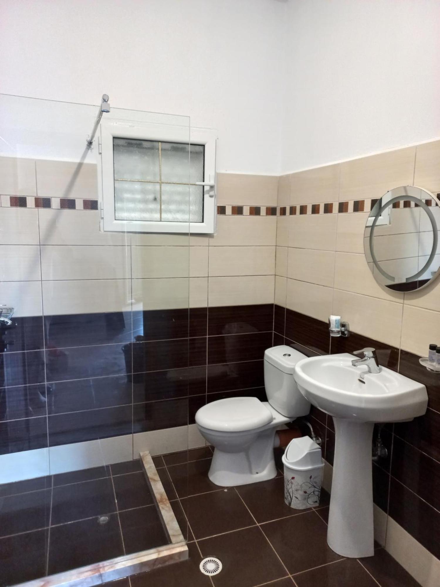 קסאמיל Villa Isufi מראה חיצוני תמונה